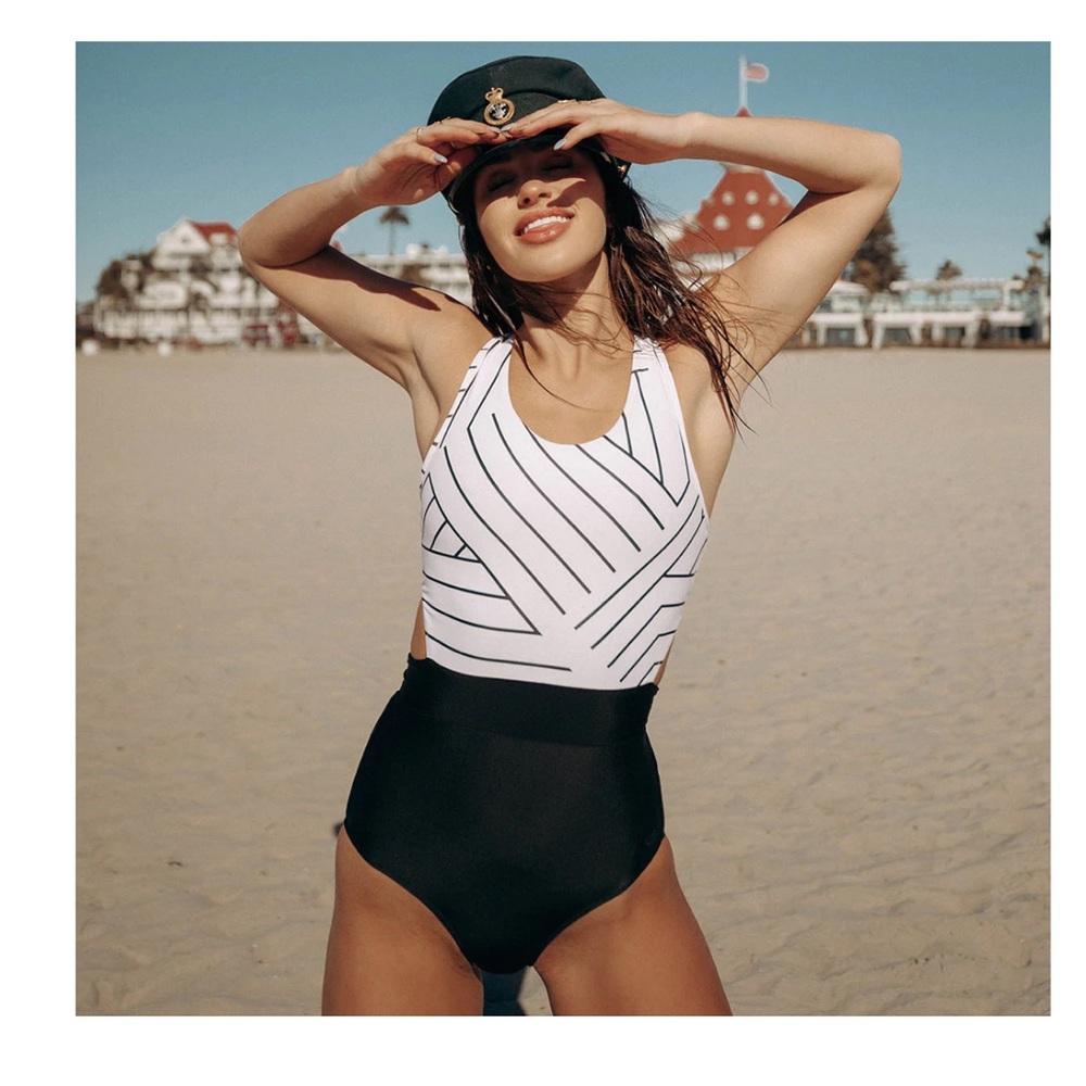 Albion Fit Geometric One Piece Bathing Suit, Size M